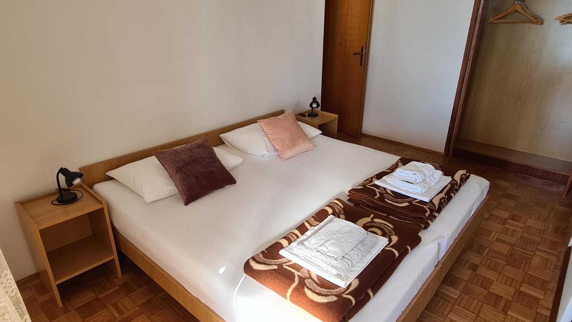 Apartments Kust Млини Стая снимка